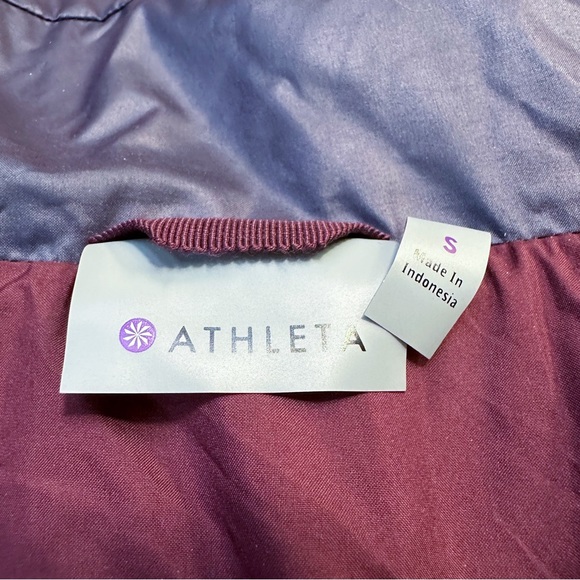 ATHLETA Responsible Down navy blue zippered vest, S. - Picture 7 of 7